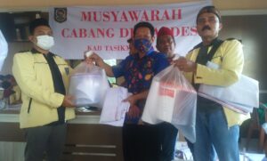 Jelang Pemilihan Ketua DPC APDESI Kabupaten Tasikmalaya, Panitia Muscab Salurkan Logistik