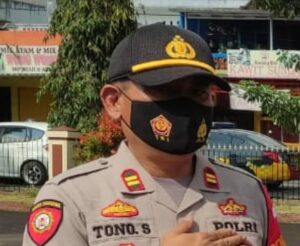 Patroli Dialogis, Kapolsek Cigalontang Himbauan Pencegahan Penyebaran Covid-19 Secara Humanis