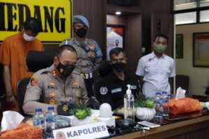 Polres Sumedang Sita Ratusan Botol Miras