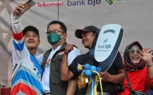 Berbagi Hadiah Kepada Masyarakat, Bupati Ade Tutup Rangkaian Hari Jadi Kabupaten Tasikmalaya ke -390