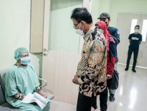 Bupati Ciamis Tinjau Pelaksanaan Operasi Katarak di RSUD Kawali