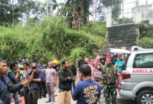 Diduga Rem Blong : Truk Tabrak Elf dan Timpa Minibus di Tanjakan Gentong, 2 Orang Tewas