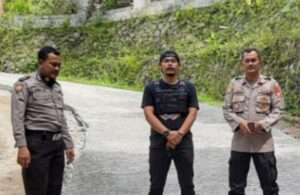 Kapolsek Salawu Laksanakan Giat Patroli di Objek Wisata Kampung Naga