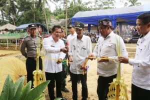 Wabup Ciamis Hadiri Grand Opening Takesi di Desa Cisontrol