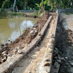 Pemdes Banyuresmi Bangun Jalan Lingkungan Kampung Banuherang