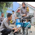 Berikan Kursi Roda dan Sembako, Polres Tasikmalaya Kota Peduli Disabilitas