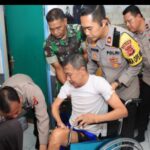 Peduli Disabilitas, Polres Tasikmalaya Kota Berikan Kursi Roda dan Sembako