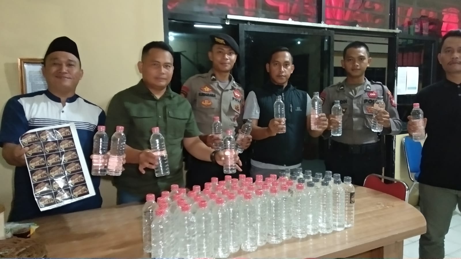 Jual Arak Bali Seorang Petani Diamankan Sat Samapta Polres