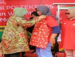 Mensos RI Berikan Bantuan Gerobak Kepada KPM Asal Tasikmalaya