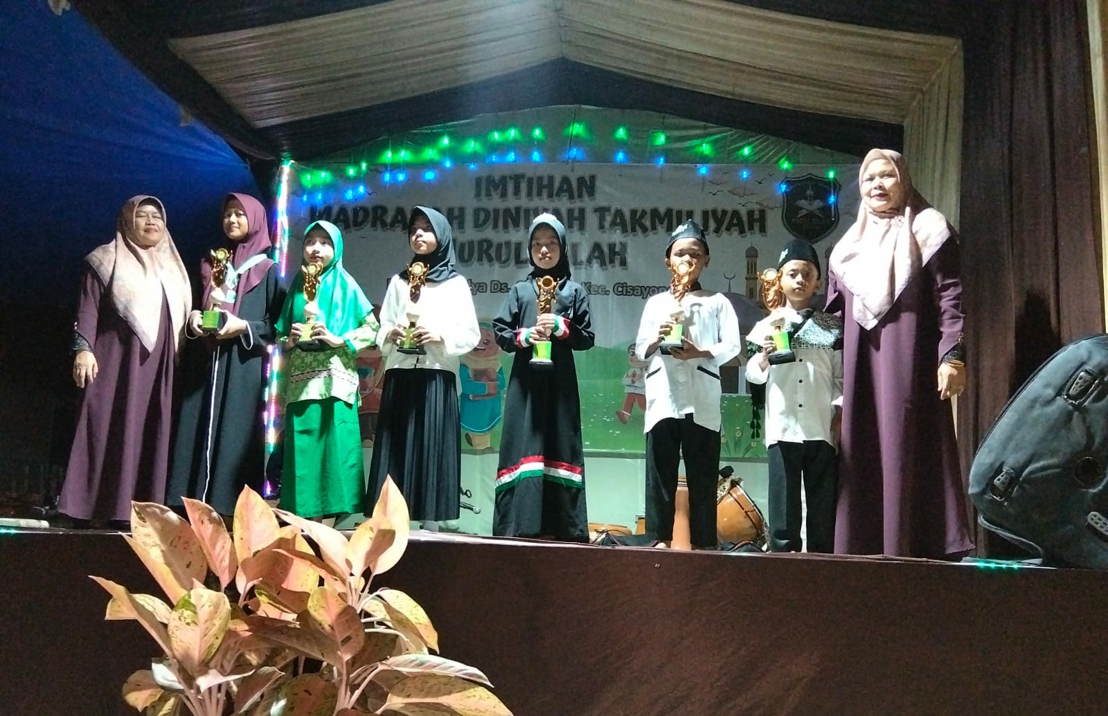 Memotivasi Santri, MDA Nurul Falah Gelar Tasyakuran Akhirussanah dan Apresiasi Santri Berprestasi