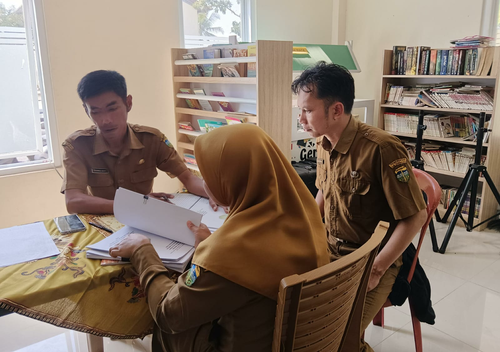 Pemdes Sundakerta Ikuti Monev LPJ ADD Semester II TA 2025, DPMD Tasikmalaya Tekankan Tertib Administrasi dan Aset Desa