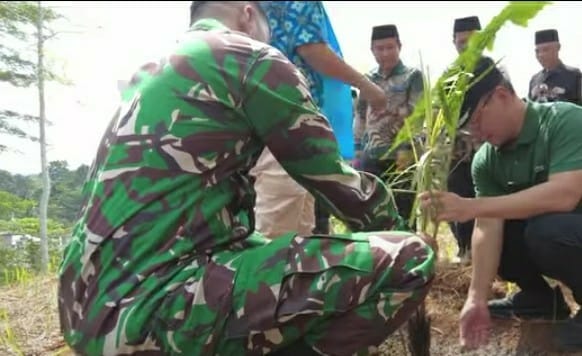 Bupati Tasikmalaya Luncurkan Penanaman Aren Program Tasik Hejo