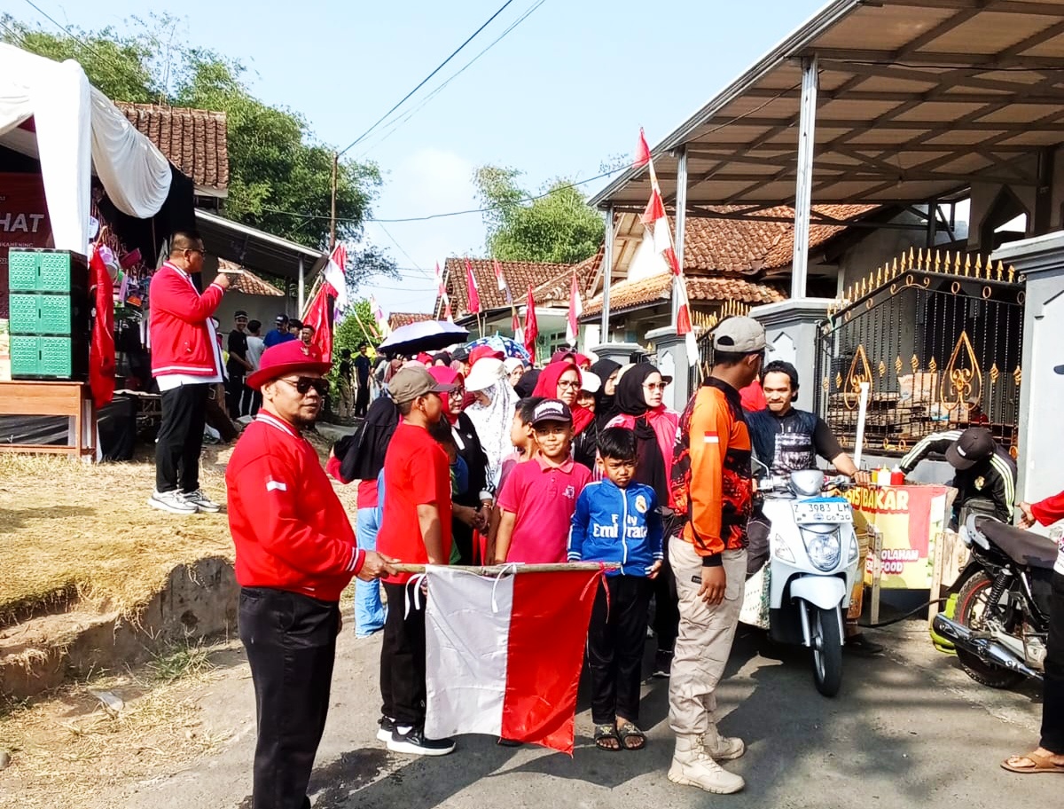 Jalan Sehat PDI Perjuangan Sukahening Hadirkan 700 Warga