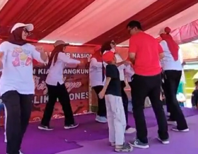 Karnaval Kiarajangkung Satukan Warga Rayakan Kemerdekaan
