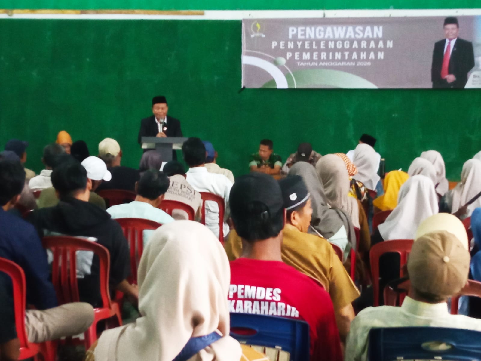 Yod Mintaraga saat pengawasan pemerintahan di Desa Sukaraharja